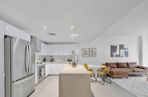 Town Square Condo | High-Rise One-Bedroom Condo In Edgewater Miami