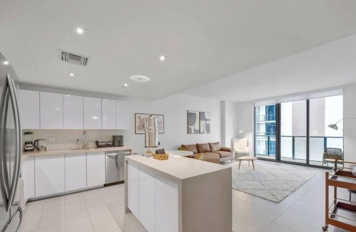 Town Square Condo | High-Rise One-Bedroom Condo In Edgewater Miami