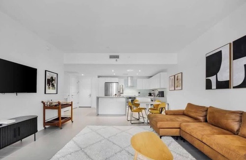 Town Square Condo | High-Rise One-Bedroom Condo In Edgewater Miami