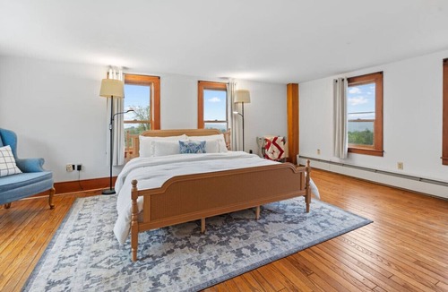 Loudon House | Highland Cattle Farm Stay - Suite D