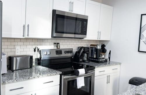 Almont House | Highline Hideaway 3 Bedand 2.5 bath Lakefront Home