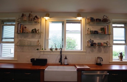 Huntington House | Hiker’s Paradise w/Chef’s Kitchen & Mountain Views