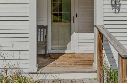 West Hartford House | Hillside Farmhouse, Updated & Pet-Friendly