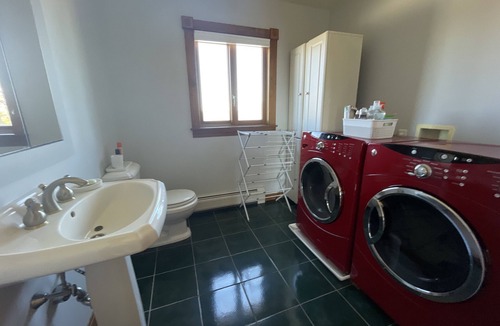 South Addison Cabin | Hillside Lodge with a gorgeous ocean view! - 10 min from the beach!