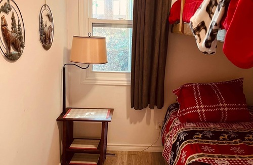 Regina Beach House | Hilltop Cottage - Regina Beach