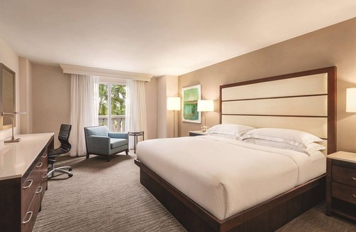 Park Shore Hotel | Hilton Naples