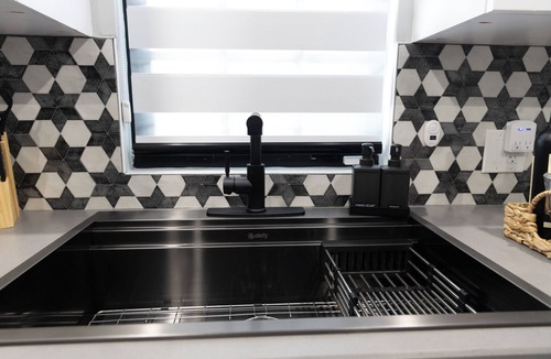 Lake Worth House | Historic 2-bed house, WiFi, pool table/ping pong, hot tub, 3TVs, 3 min to beach