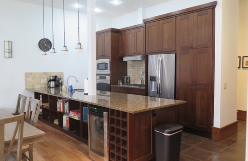 East Kootenay Apartment | Historic 3-Bedroom Charm, Hot Tub & Gym Access