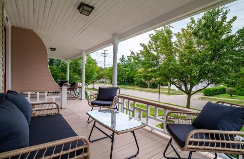 Bedford House | Historic District w Fully Stocked Kitchen and Sleeps 6
