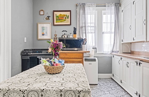 Medina House | Historic & Family Owned