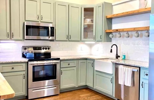 Mansion Area Apartment | Historic Gem, Fireplace,2BR/2BA,Capitol District