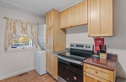 Littleton Apartment | Historic Littleton Getaway | Pet-Friendly Stay