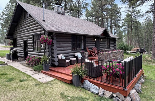 Rapid City Cabin | Historic Log Cabin- A True Black Hills Original