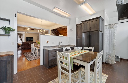 Custer House | Historic Outside, Comfort Inside – Downtown Custer Retreat