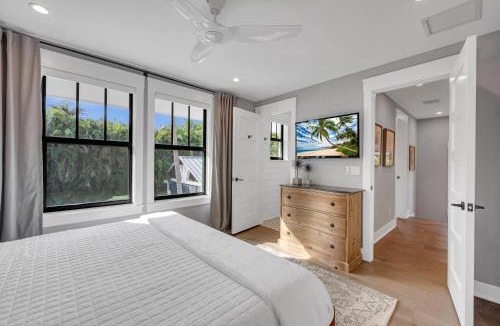 Lake Ida Shores House | Historical Residence Heated Pool Beach Proximity Heron Key RESlDENCES