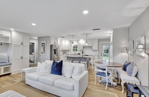 Hobe Sound House | Hobe Sound Retreat - Minutes 2 Beach + Jupiter Island - Newly Renovated