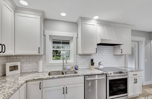 Hobe Sound House | Hobe Sound Retreat - Minutes 2 Beach + Jupiter Island - Newly Renovated