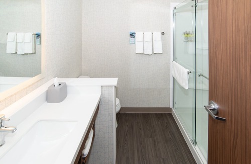 North Battleford Hotel | Holiday Inn Express & Suites North Battleford by IHG