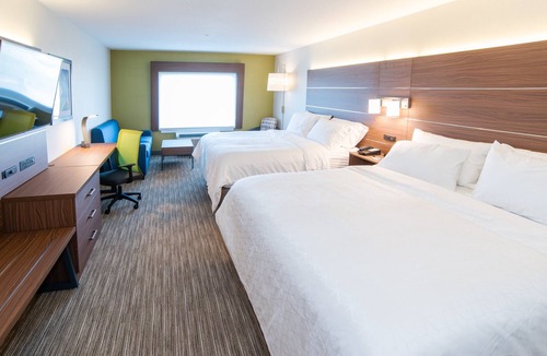 North Battleford Hotel | Holiday Inn Express & Suites North Battleford by IHG