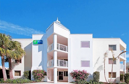 Juno Beach Hotel | Holiday Inn Express North Palm Beach-Oceanview, an IHG Hotel