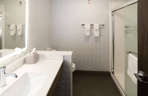 Moose Jaw Hotel | Holiday Inn Express and Suites Moose Jaw by IHG