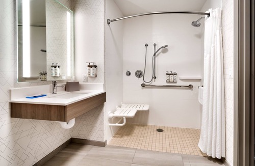 Rapid City Hotel | Holiday Inn Express Hotel & Suites Rapid City by IHG