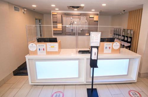 Hinton Hotel | Holiday Inn Express Hotel & Suites-Hinton by IHG