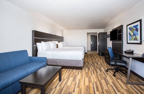Rapid City Hotel | Holiday Inn Express & Suites Rapid City - Rushmore South by IHG