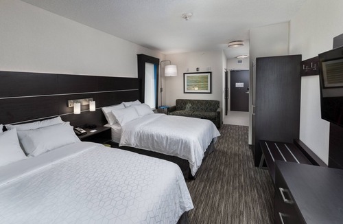Saskatoon Hotel | Holiday Inn Express & Suites Saskatoon East - University by IHG