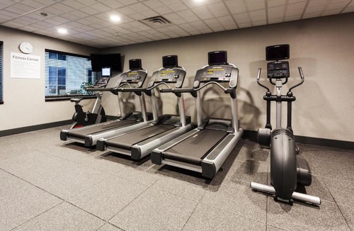 Rapid City Hotel | Holiday Inn Express & Suites Rapid City by IHG