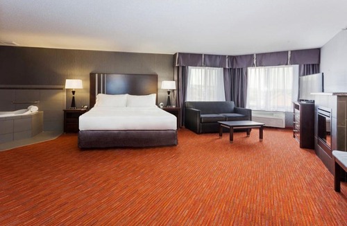 Rapid City Hotel | Holiday Inn Express & Suites Rapid City by IHG