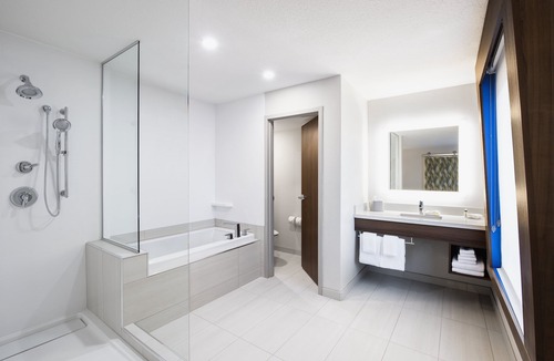 Saskatoon Downtown Hotel | Holiday Inn Express & Suites Saskatoon Centre by IHG