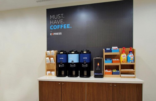 Wadsworth Hotel | Holiday Inn Express & Suites Wadsworth by IHG