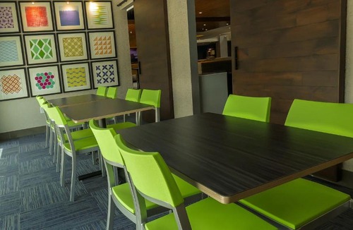 Seybold Hotel | Holiday Inn Express & Suites Miami Airport East by IHG