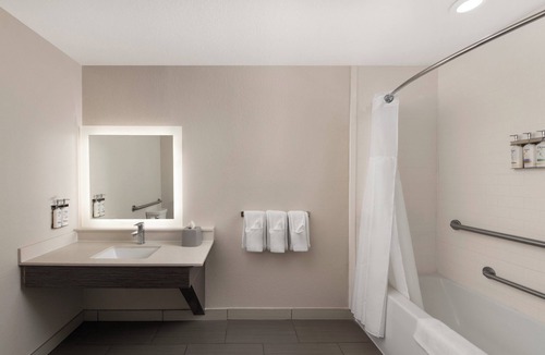 Boynton Beach Hotel | Holiday Inn Express & Suites Boynton Beach West by IHG