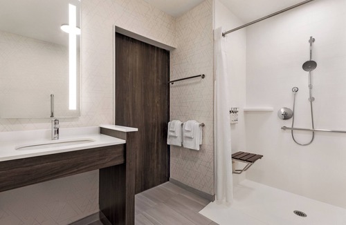 Rhinelander Hotel | Holiday Inn Express and Suites Rhinelander by IHG