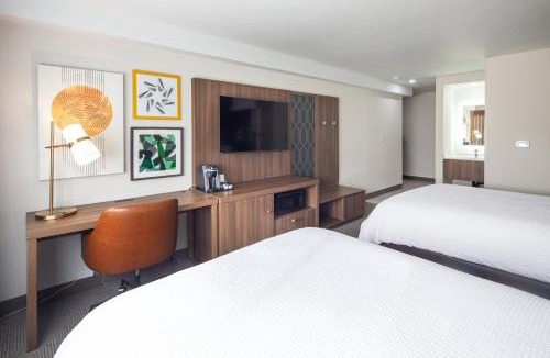 Hinton Hotel | Holiday Inn Hinton by IHG