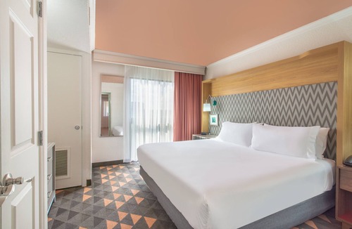Boca Raton Hotel | Holiday Inn & Suites Boca Raton - North by IHG