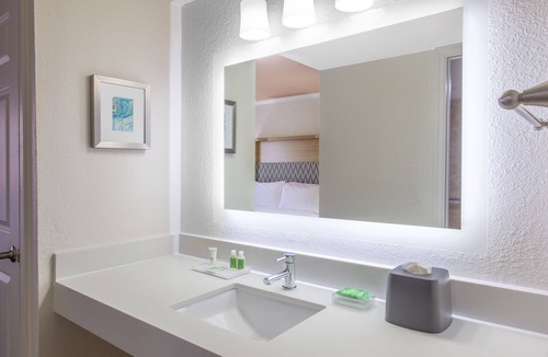 Boca Raton Hotel | Holiday Inn & Suites Boca Raton - North by IHG