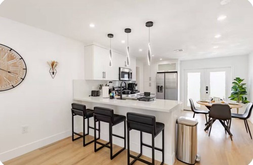 Royal Poinciana House | Hollywood Beach/Downtown/Arts District/hard-rock