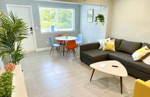 Highland Garden House | 🎸 🎸Hollywood Florida! Great Location Close to Beach 🏖