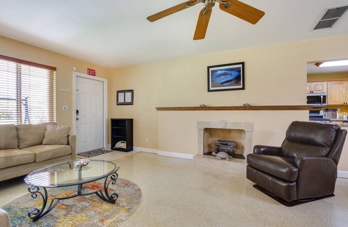 Park East House | Hollywood Hub Near the Beach & Int'l Soccer Play!