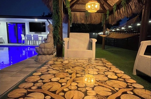 Pembroke Pines House | Hollywood- Private Pool Tiki hut. Modern place - 6 sleeps