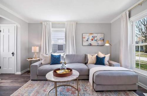 South Euclid House | Home Away From Home - Beautiful Yard