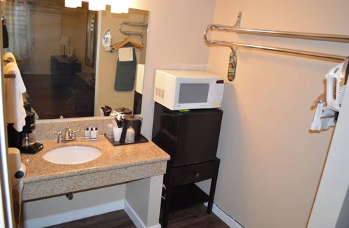 Laramie Hotel | Home Away Inn Laramie