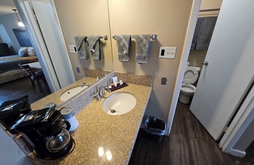 Laramie Hotel | Home Away Inn Laramie