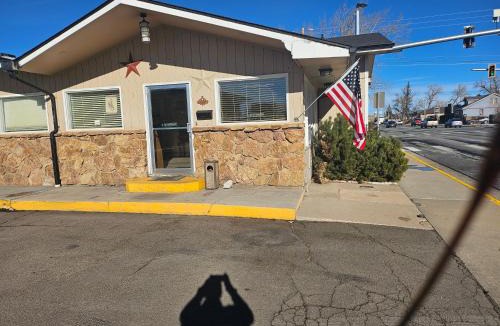 Laramie Hotel | Home Away Inn