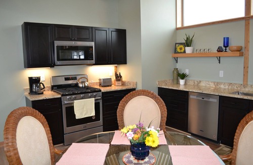 Montrose House | Home Base 360 - Amazing 360 Views and Close to Everything! Newer build!