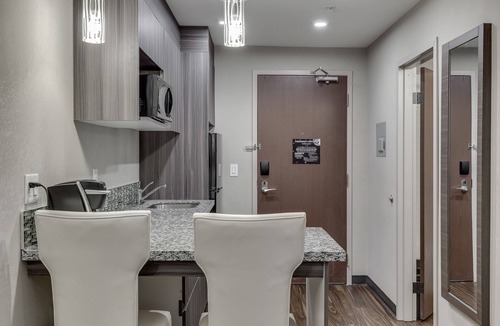 Stonebridge Hotel | Home Inn & Suites Saskatoon South