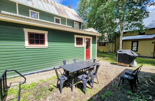 Crested Butte House | Home on Elk Ave | 7 Bedroom | Perfect for Large Groups | Gas Grill | Parking